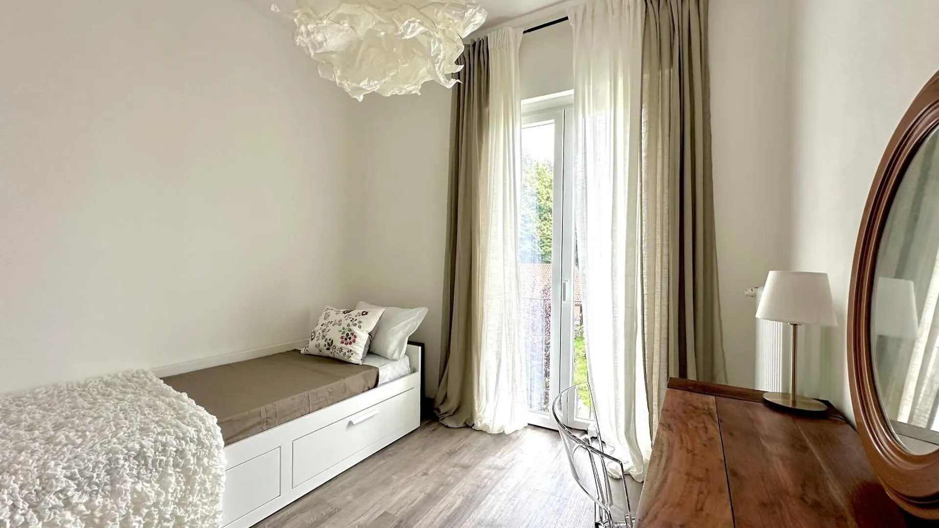 Faro Voltiano 5 Stelle Villa Elegante Wifi Brunate Apartment