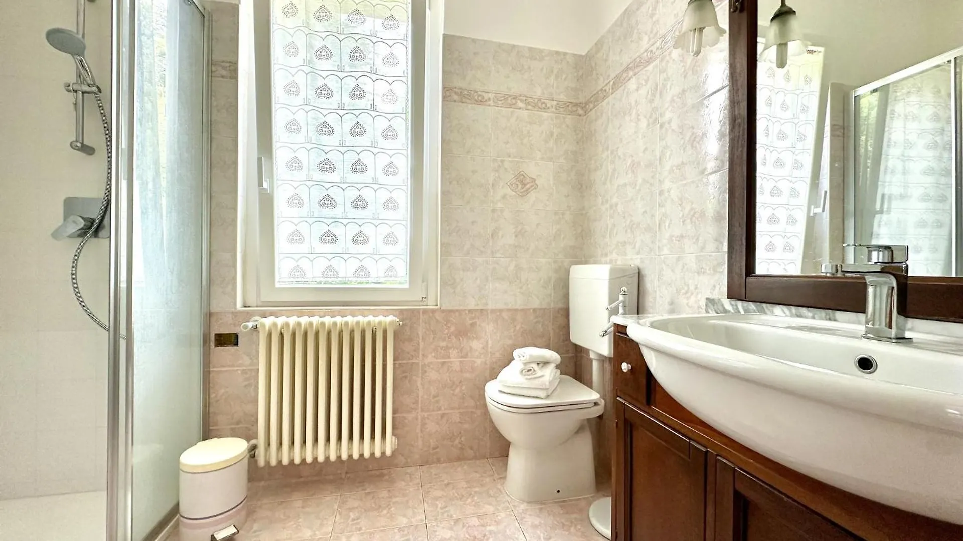 Faro Voltiano 5 Stelle Villa Elegante Wifi Brunate Italy